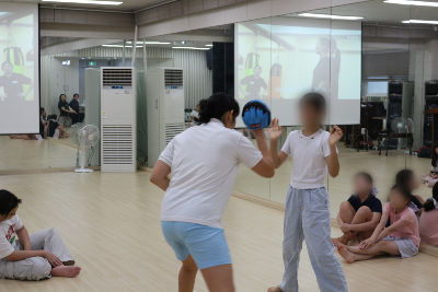 청소년 자기방어 강의 현장스케치(5).png